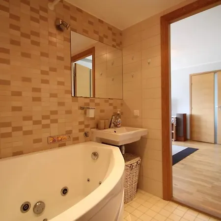 With A Hot Tub Near The Beach And Center Parnawa
